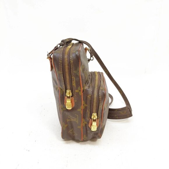 Louis Vuitton - Picture 3 of 9